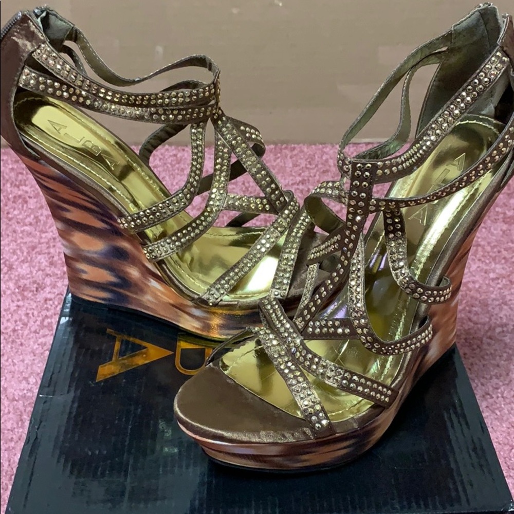 Alba brand Brown Multi Color Wedges